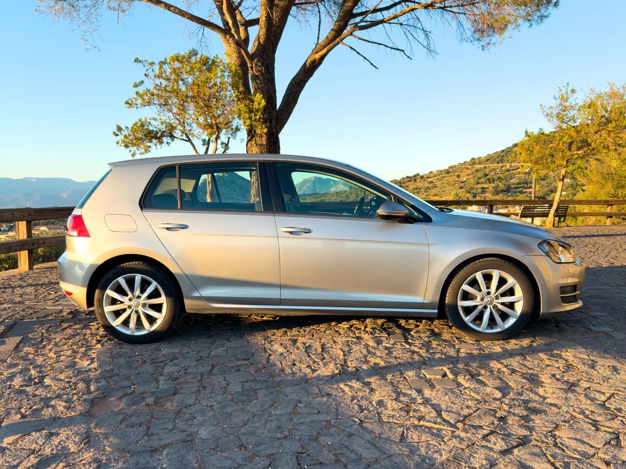 Volkswagen Golf 1.6 TDI 5p. Highline BlueMotion Technology - 2013