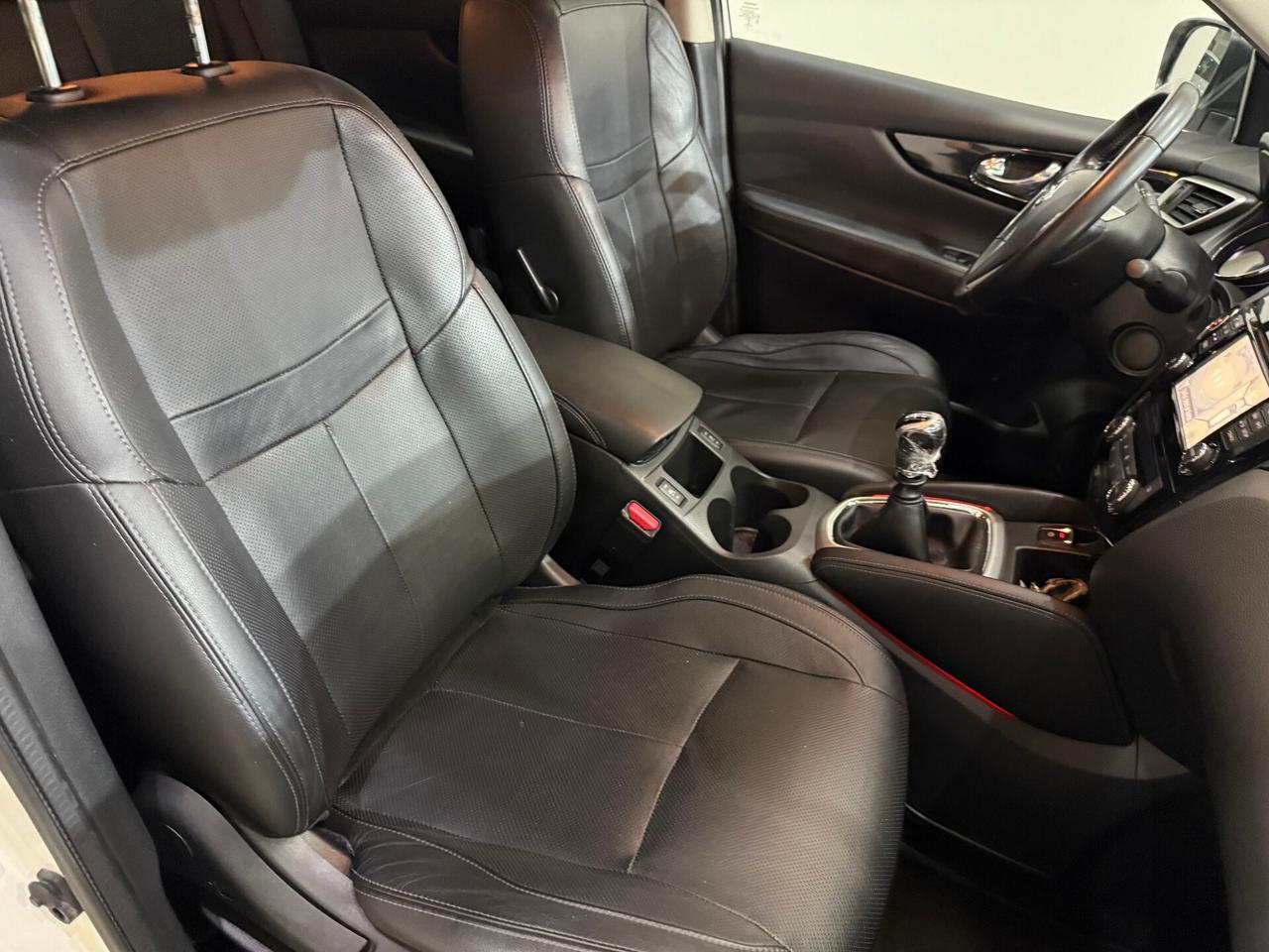 Nissan Qashqai 1.6 dCi 2WD Tekna *full optional *
