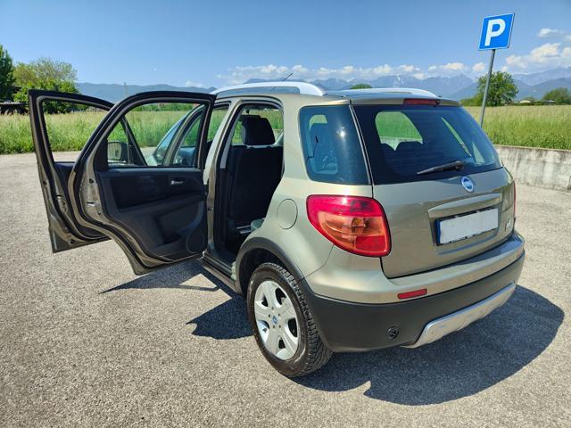 FIAT Sedici 1.6 BENZ./ G.P.L. 4x4 Emotion