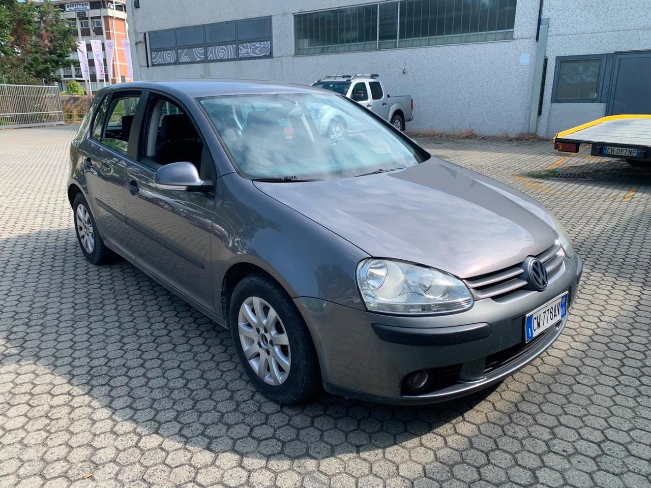 Volkswagen Golf 1.6 16V FSI 5p. Sportline