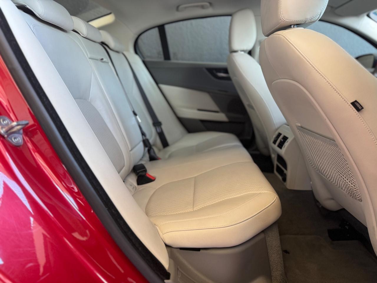 Jaguar XE 2.0 D Turbo 180 CV AWD aut. Portfolio