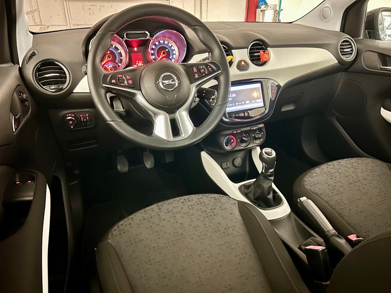 Opel Adam 1.2 70 CV White/Black Link