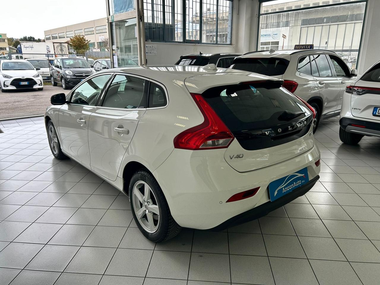 Volvo V40 2.0 D2 X NEOPATENTATI 2017