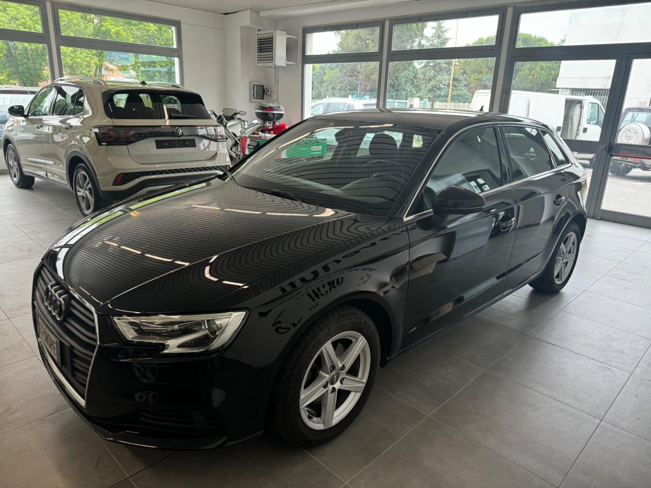 Audi A3 1.6 TDI 116 CV S tronic Business VENDUTA