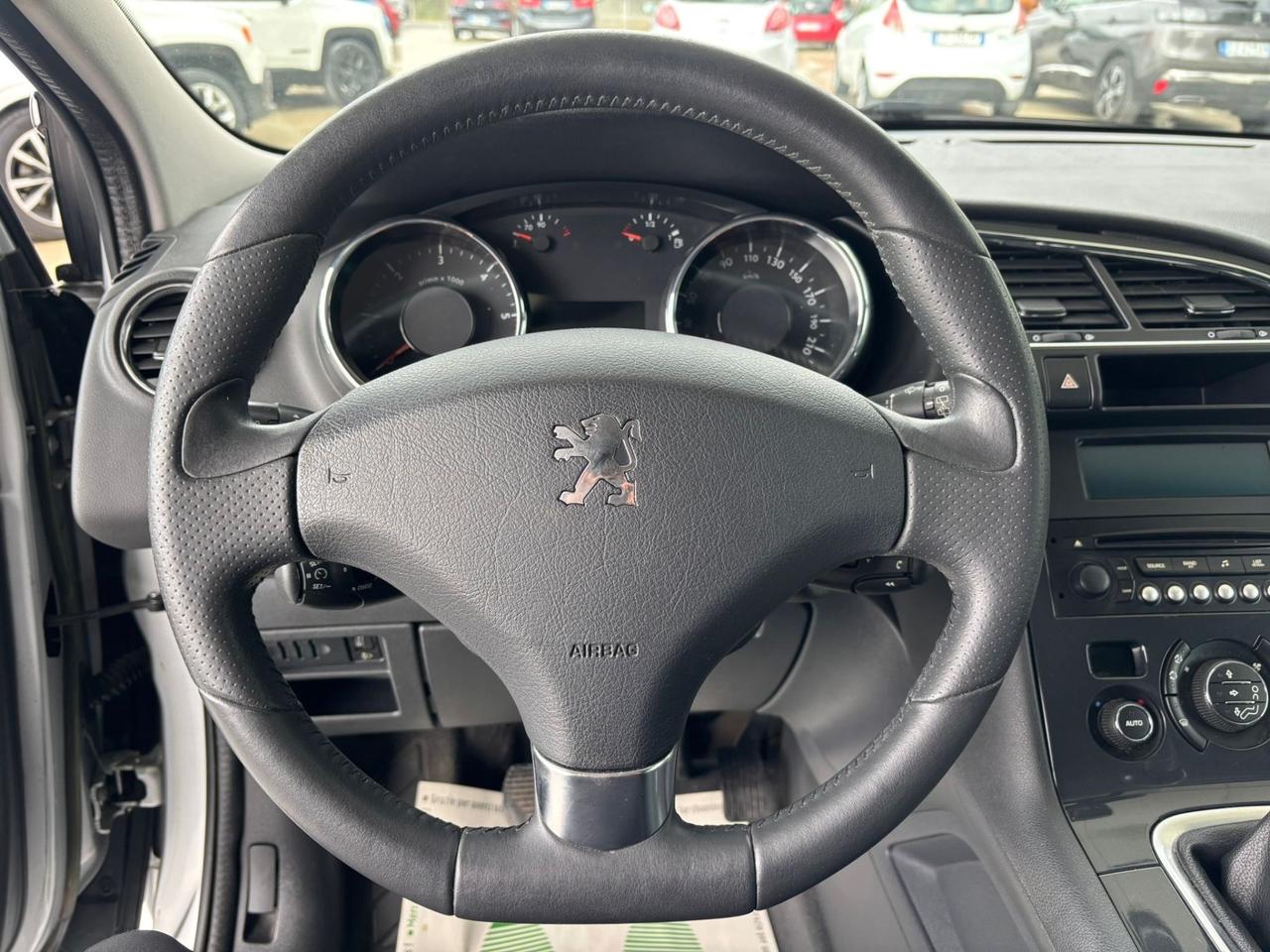 Peugeot 3008 1.6 HDi 115CV Business