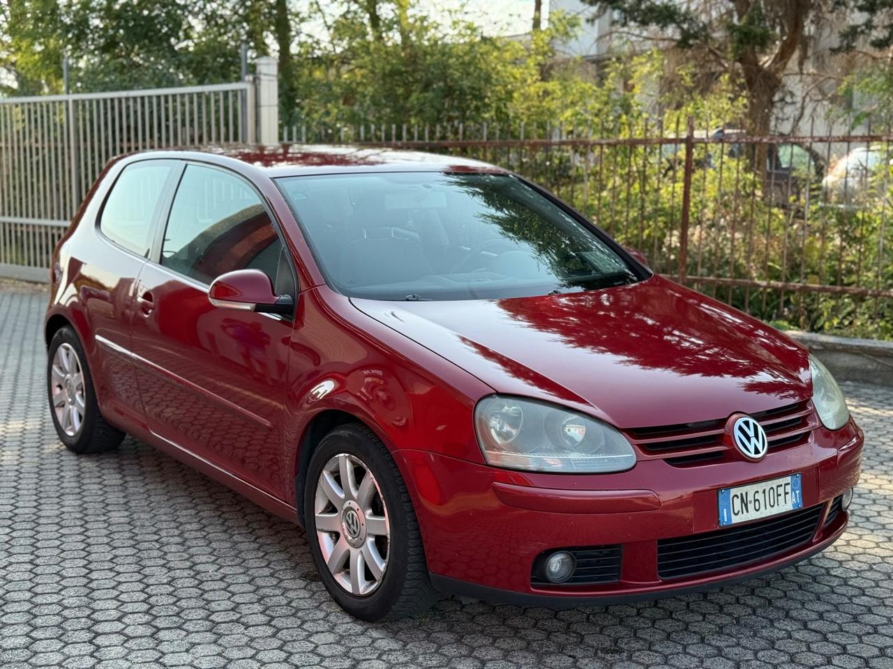 Volkswagen Golf 1.6 16V FSI 3p. Sportline