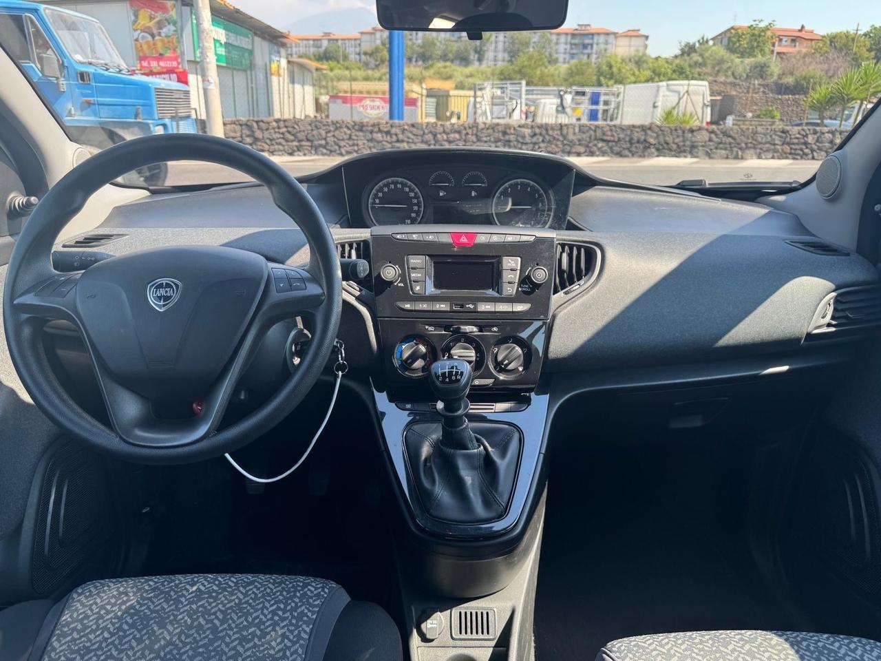 Lancia Ypsilon 1.0 FireFly 5 porte S&S Hybrid Alberta Ferretti