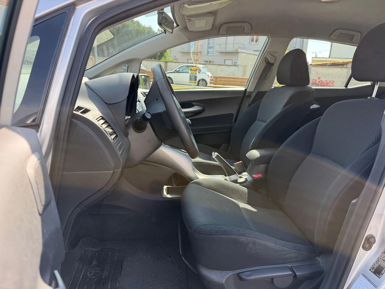 Toyota Auris 2.0 D-4D SOL #11110