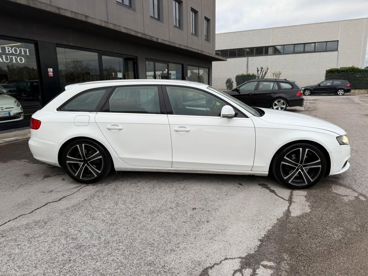 AUDI A4 2.0 TDI 2010 12 MESI DI GARANZIA