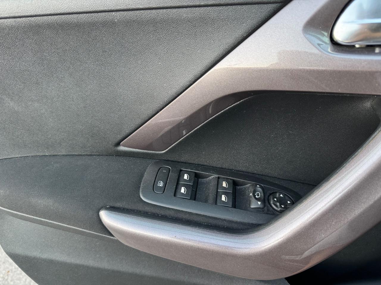 Peugeot 2008 1.6 e-HDi 92 CV Active
