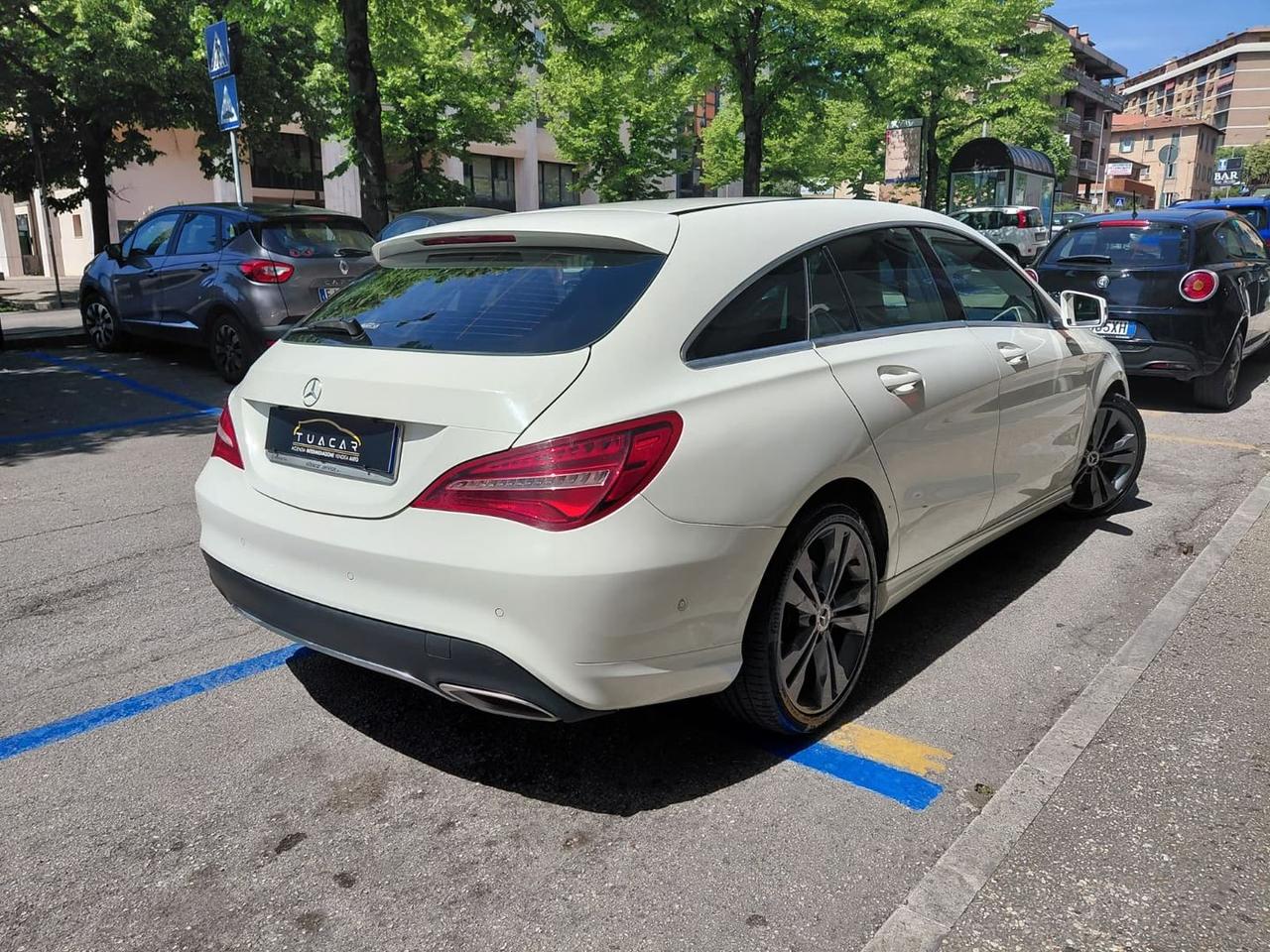 Mercedes-Benz CLA 180 Executive Shooting Br #11009
