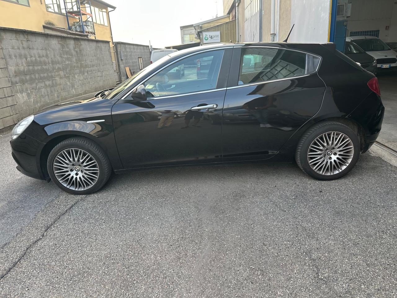 Alfa Romeo Giulietta 1.6 JTDm NEOPATENTATI