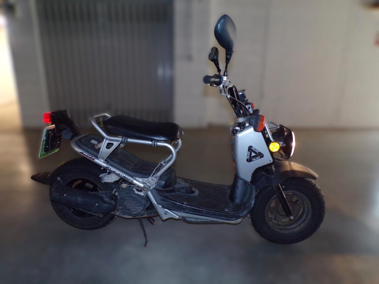 SCOOTER HONDA ZOOMER 50 4T DEL 2005 57.200 KM MOTORE SOSTITUITO NEL 2023