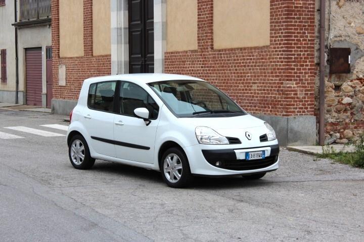 Renault Modus 1.5 dCi 85CV Dynamique clima automatico 5porte cerchi in lega radio cd neopatentati