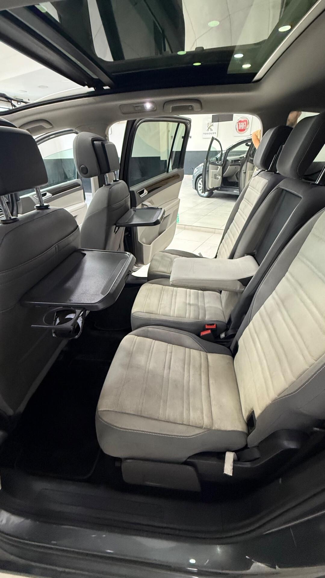 Volkswagen Touran 2.0 TDI 150 CV SCR DSG Executive BlueMotion Tech.