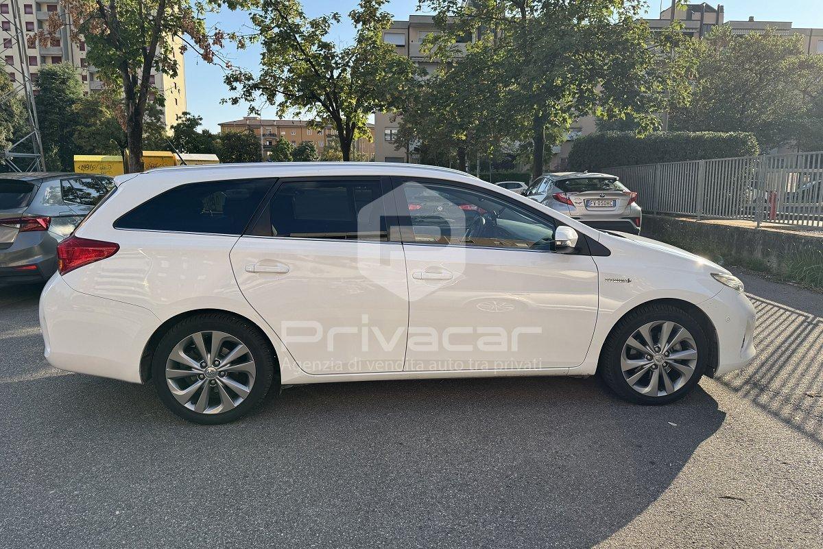 TOYOTA Auris Touring Sports 1.8 Hybrid Lounge