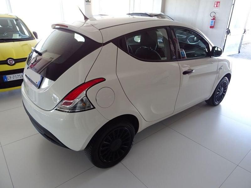 Lancia Ypsilon 1.2 69 CV 5 porte GPL Ecochic Elefantino Blu
