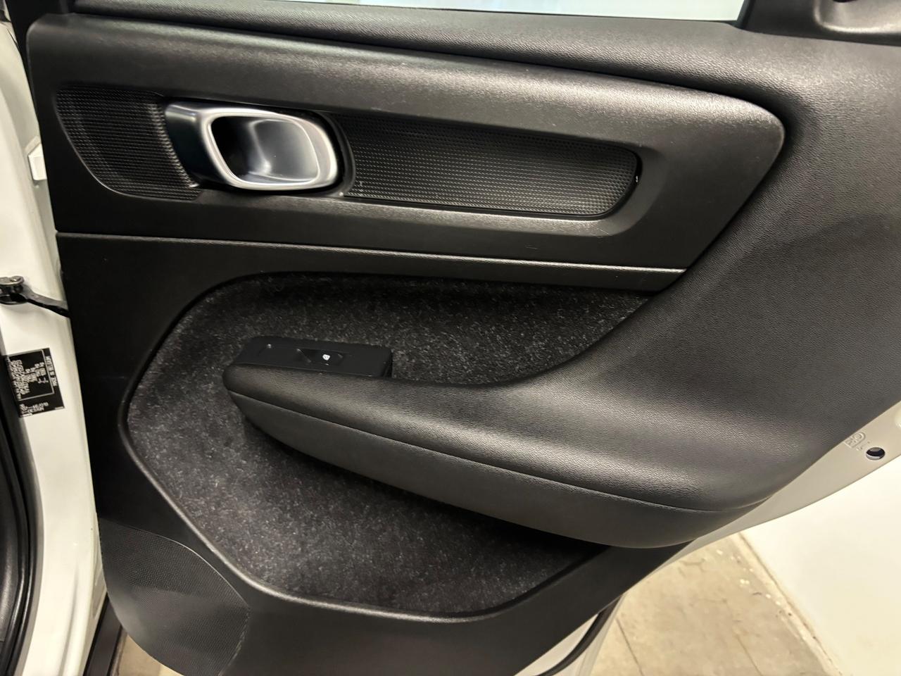 Volvo XC40 D3 GearTronic R-DESIGN |FULL OPTIONAL |