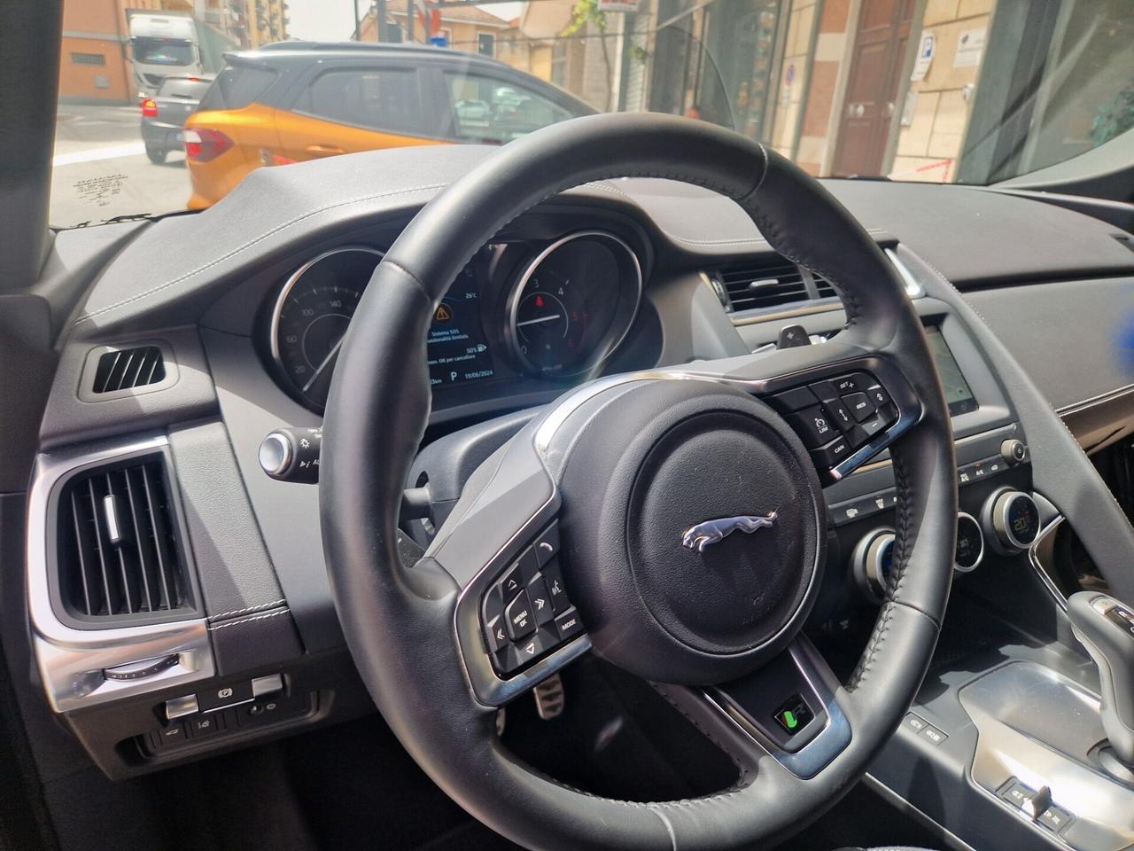 Jaguar E-Pace 2.0D 150 CV AWD aut. R-Dynamic 14.400 KM