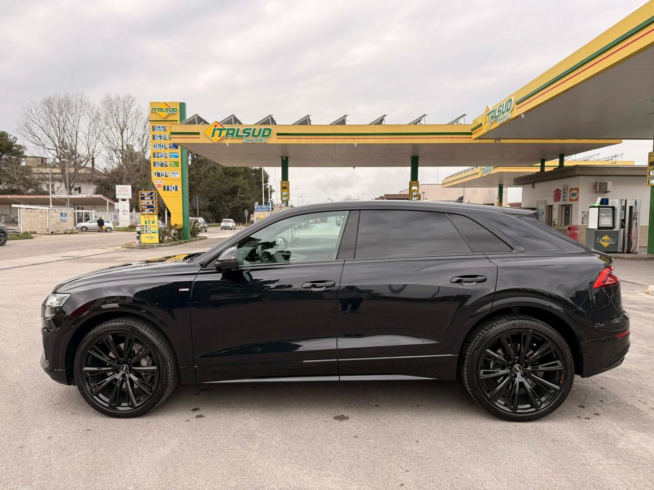 Audi Q8 50 TDI IDENTITY BLACK/23" RSQ8/PELLE