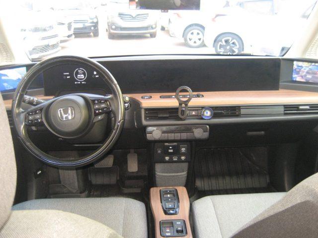 HONDA e Advance 17