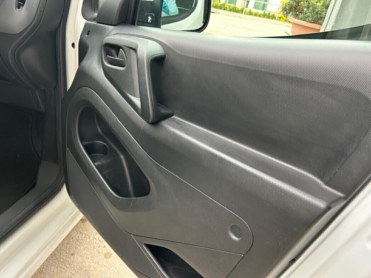 Peugeot PARTNER 1.6 HDI 3 POSTI “ 100 CV “