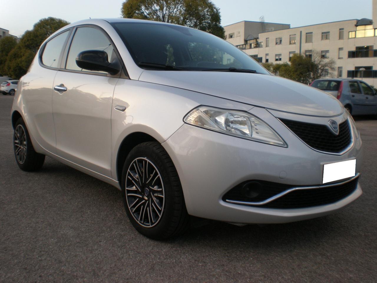 Lancia Y 1.2, pochi km, “LEGGERE BENE ANNUNCIO”