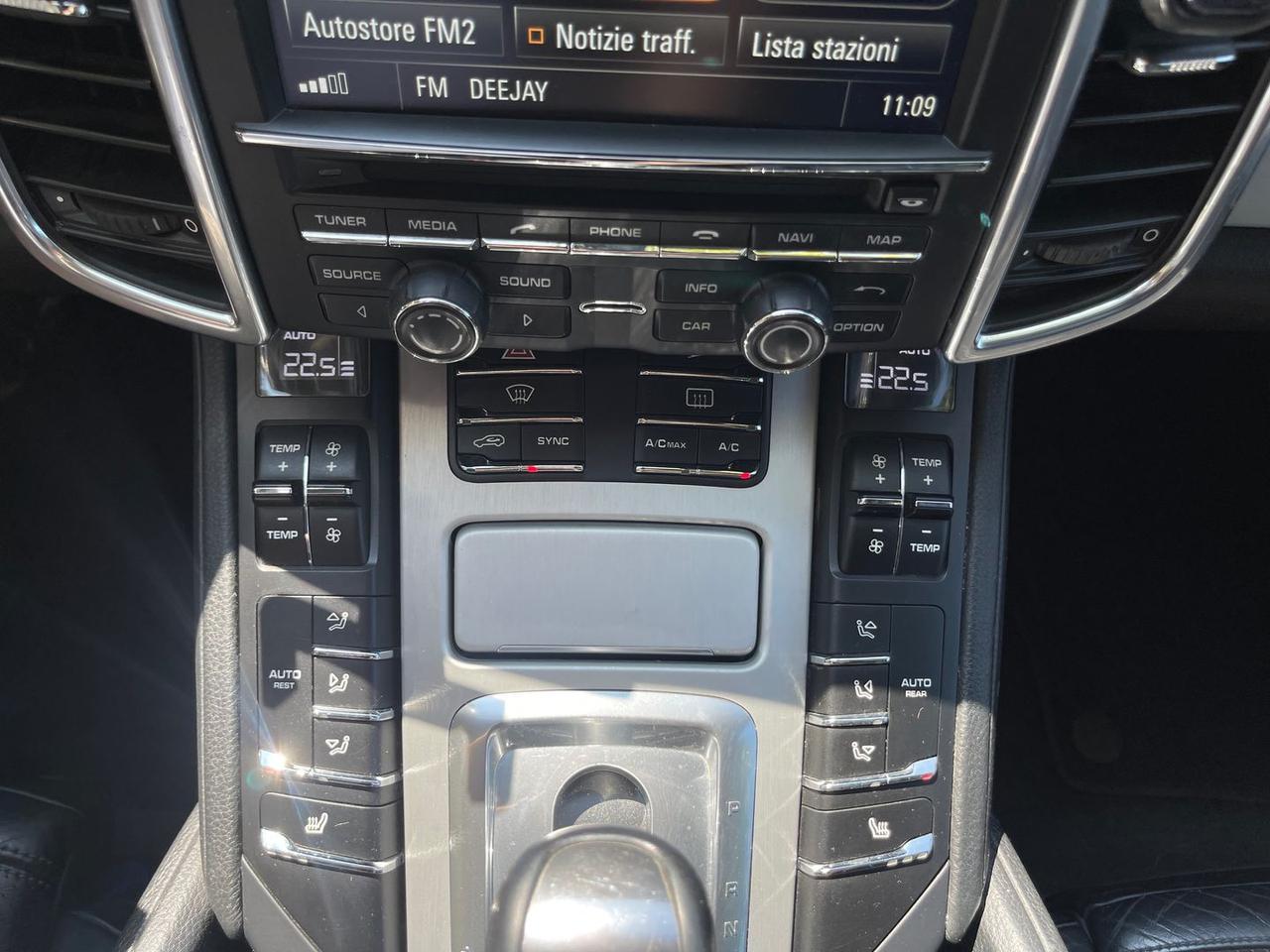 Porsche Cayenne Platinum Edition 3.0 #6240