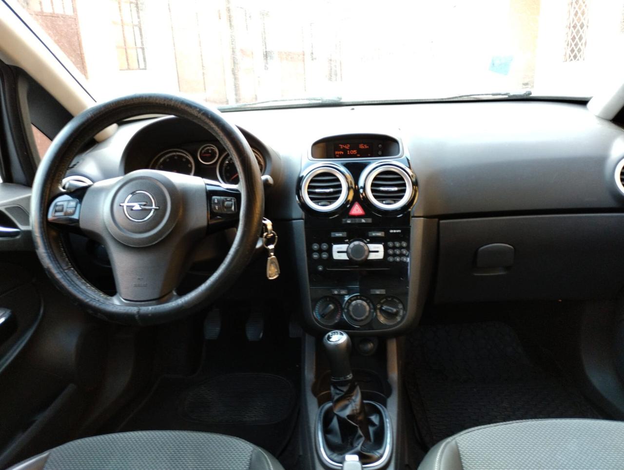 Opel Corsa 1.2 5 porte Cosmo