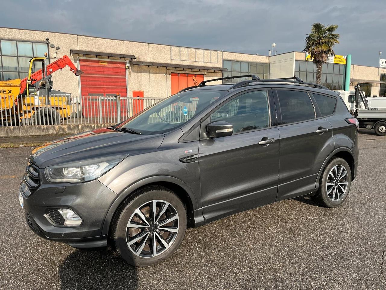 Ford Kuga 1.5 TDCI 120 CV S&S 2WD Powershift ST-Line