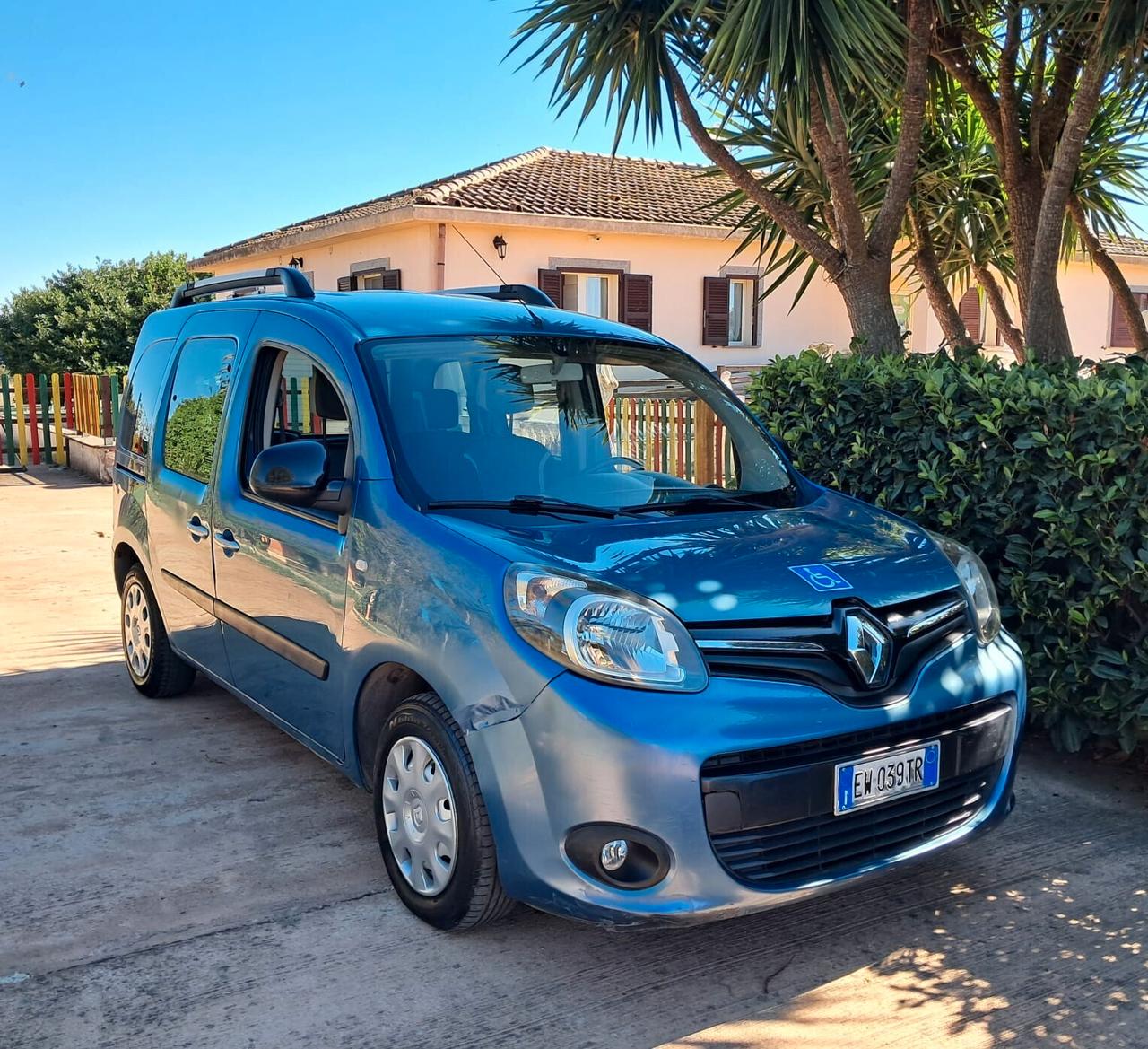 Renault Kangoo TRASPORTO DISABILI PIANALE RIBASSATO