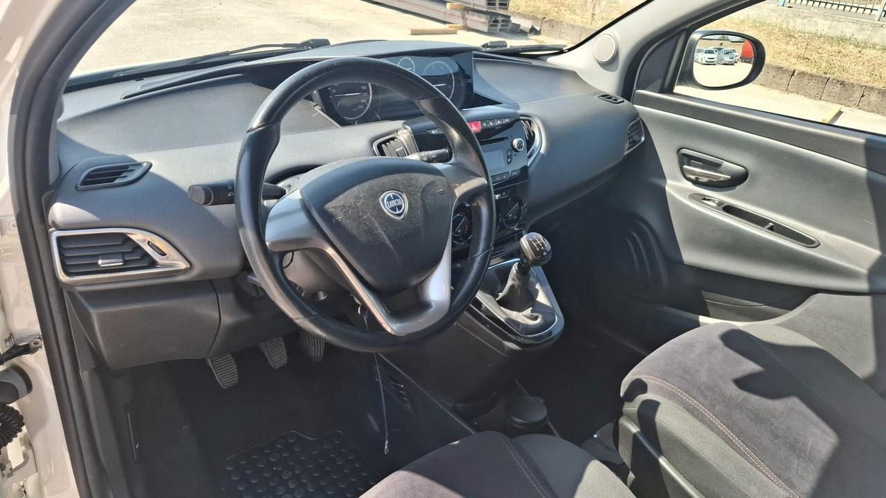 Lancia Ypsilon 1.3 MJT 16V 95 CV 5 porte S&S Silver