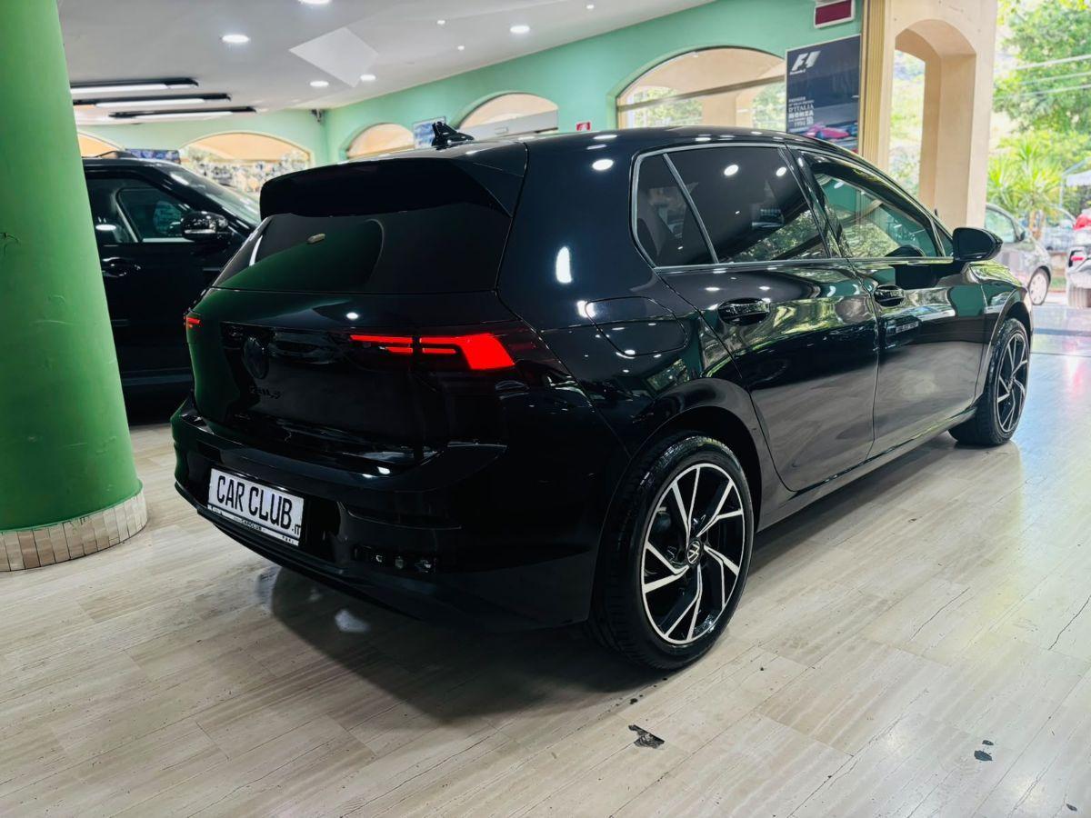 Volkwagen Golf 8.5 2.0 TDI 150cv DSG Total Black Pack