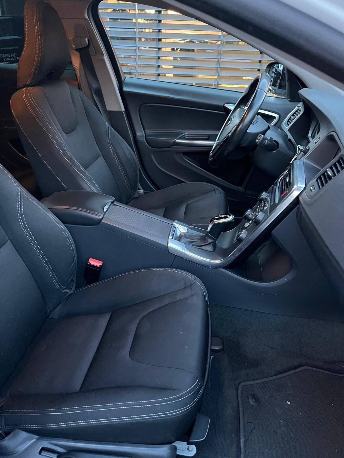 Volvo V60 Cross Country D3 Geartronic Pro MY18