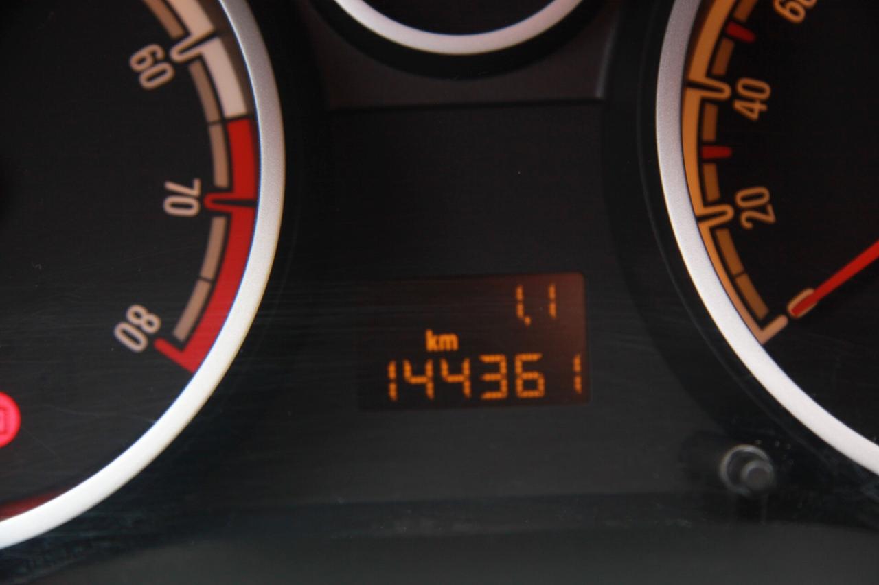 Opel Corsa 1.2 85CV 3 porte GPL-TECH b-color