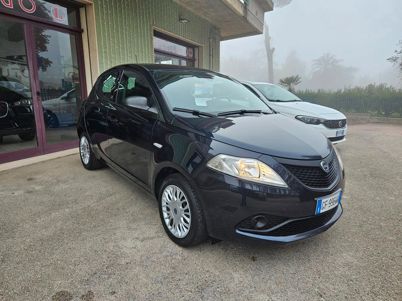 Lancia Ypsilon 1.0 FireFly 5 porte S&S Hybrid Ecochic Gold