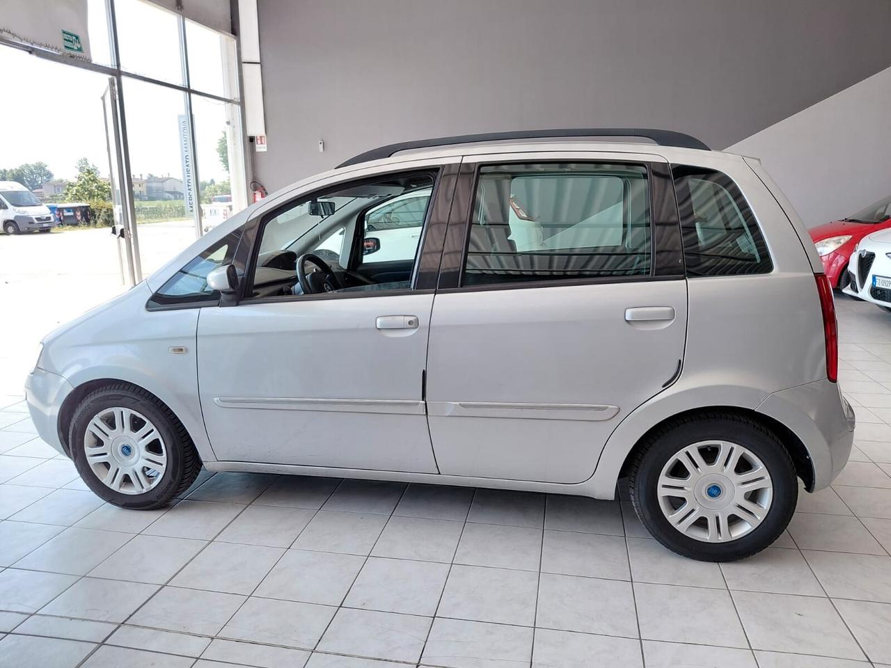 Fiat Idea 1.4 16V Emotion GPL KM 218.540