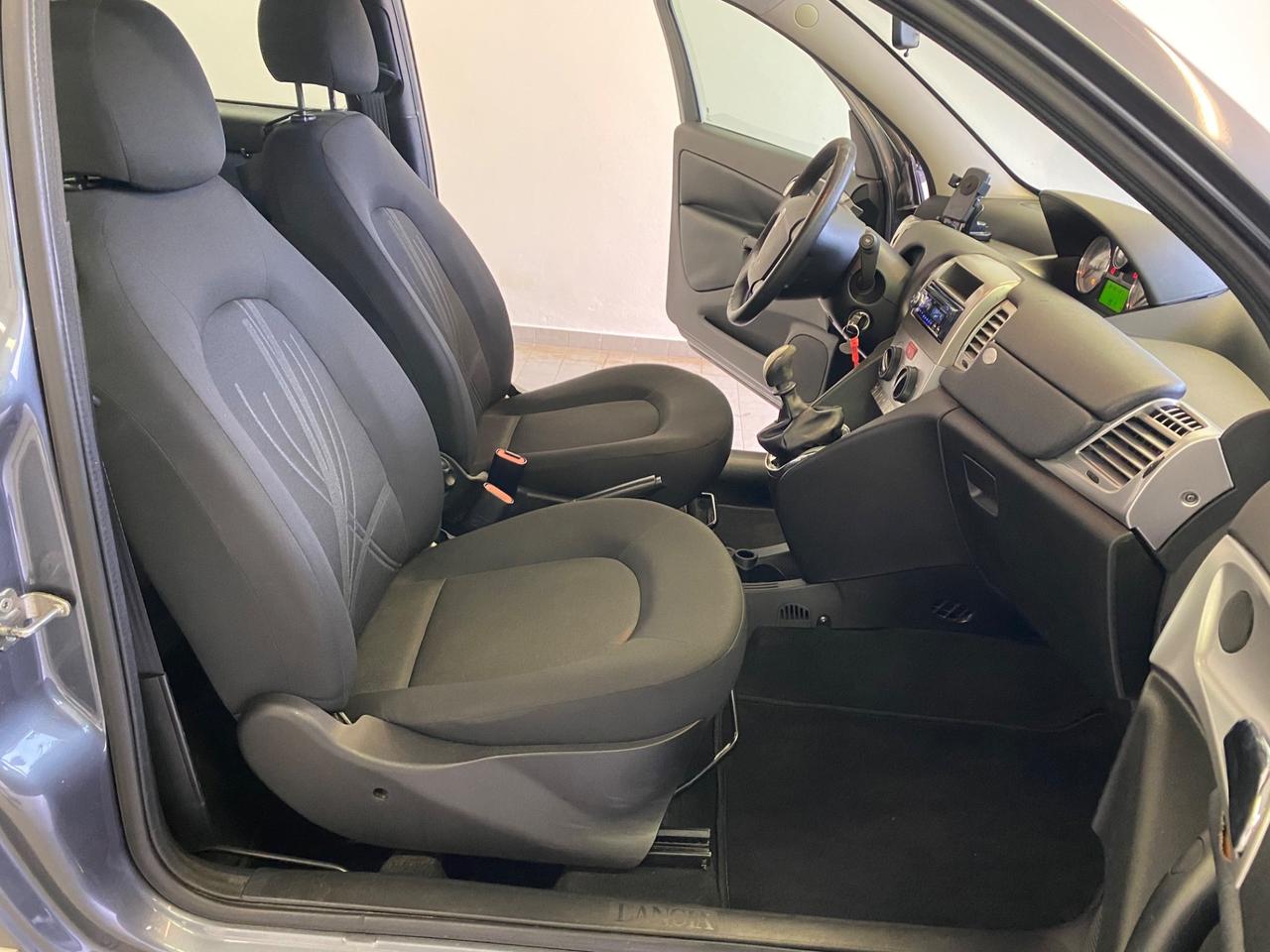 Lancia Ypsilon 1.2 69 CV Platinum