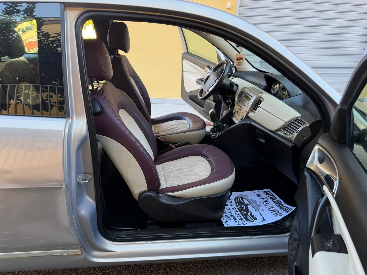 Lancia Ypsilon 1.3 MJT 90 CV Blue&Me