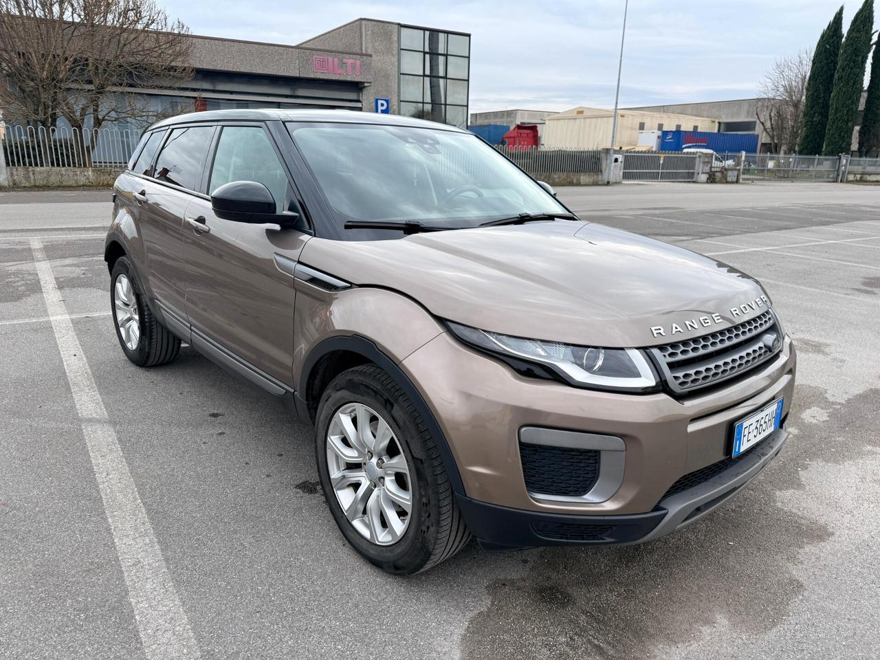 Land Rover Range Evoque 2.0 TD4 180 CV 5p. Pure