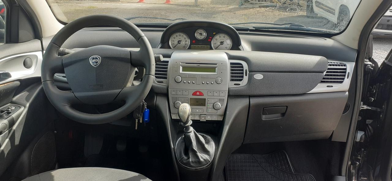 Lancia Ypsilon 2012 - 1.2 69 CV Unyca LB AUTOMOBILI