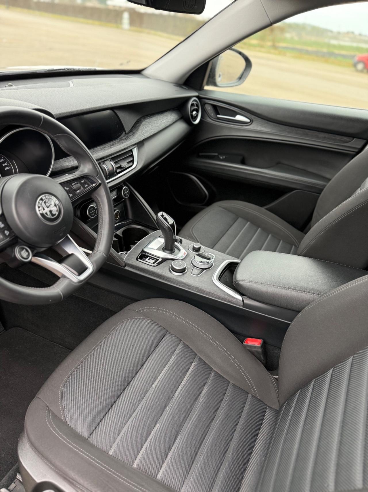 Alfa Romeo Stelvio 2.2 Turbodiesel 160 CV AT8 RWD Business