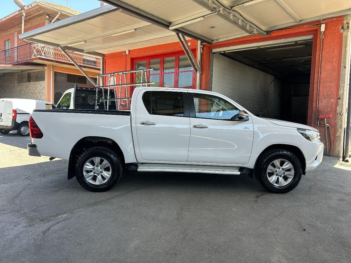 TOYOTA - Hilux 2.4 d-4d 4x4 EXECUTIVE TELECAMERA