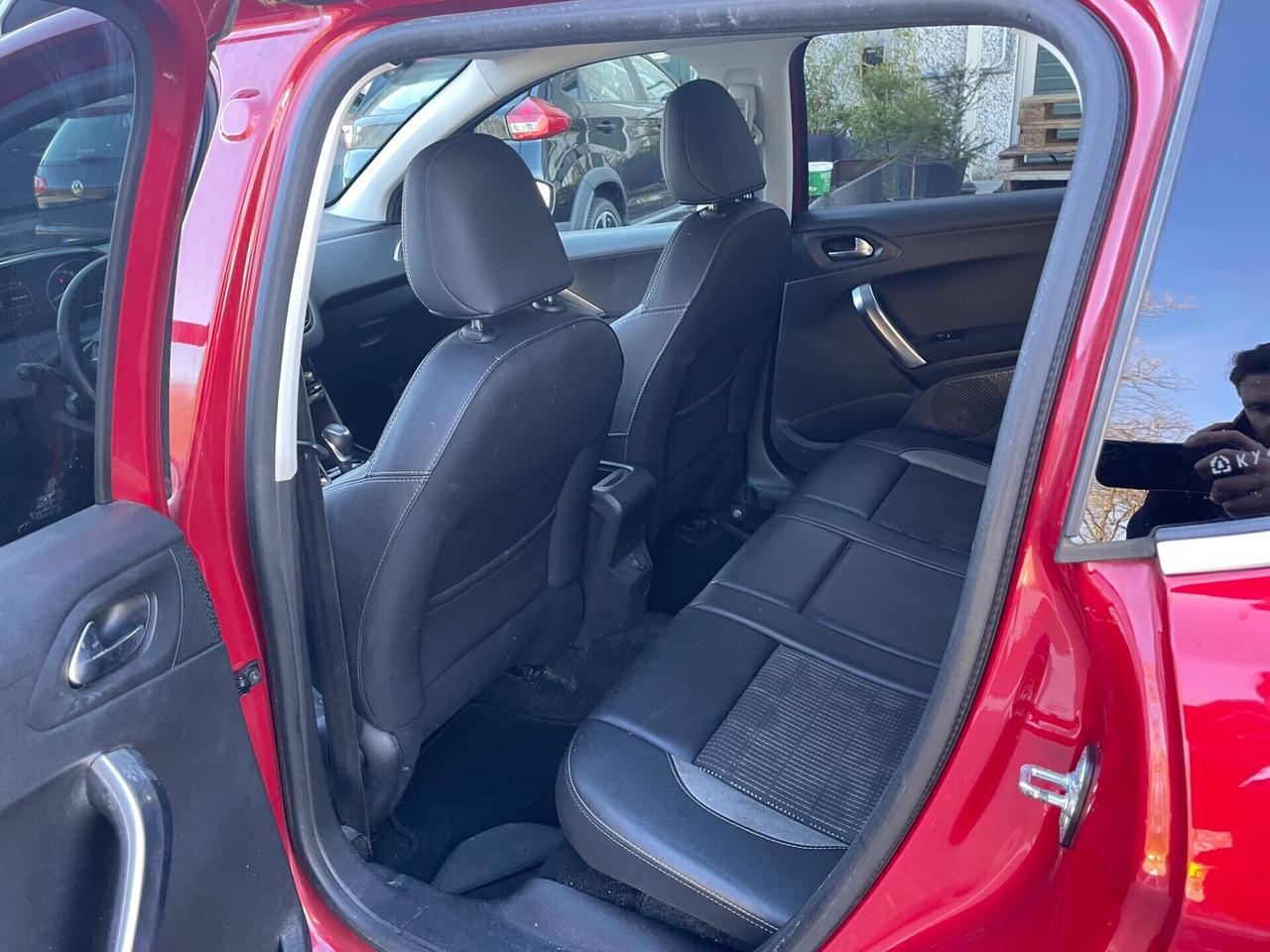 Peugeot 2008 PureTech Turbo 130*Automatik*Navi*solo 77000km