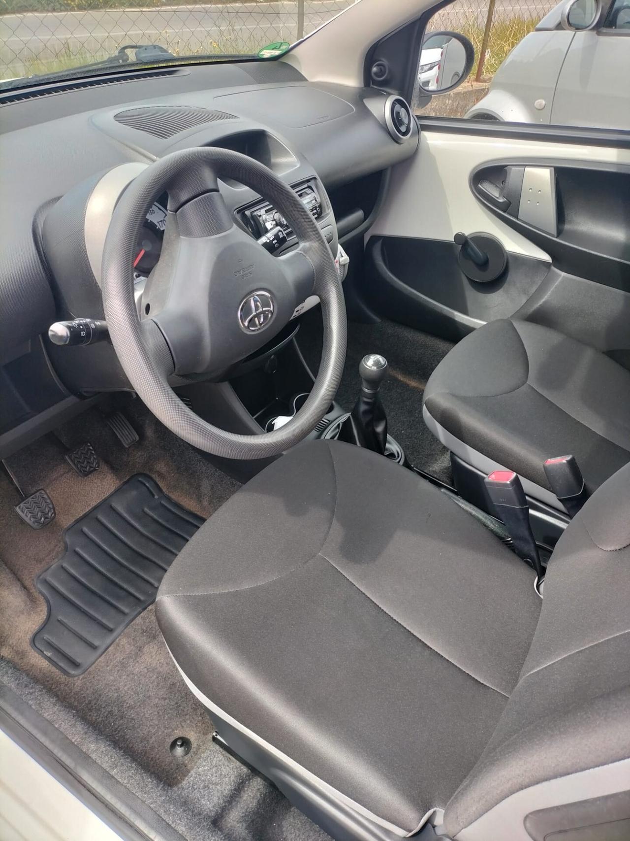 Toyota Aygo 1.0 - BENZINA - 68CV