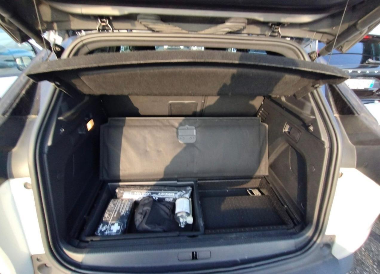 Peugeot 3008 Hybrid4 300 e-EAT8 GT iva esposta