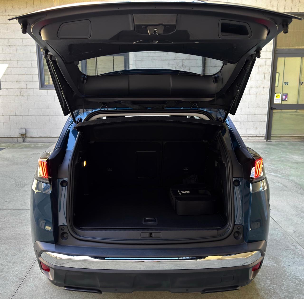 Peugeot 3008 Hybrid 225 e-EAT8 Allure