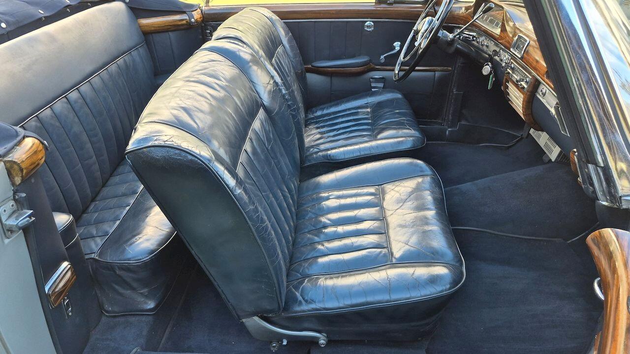 Mercedes-Benz 220 S Ponton Cabriolet W180 – 1957