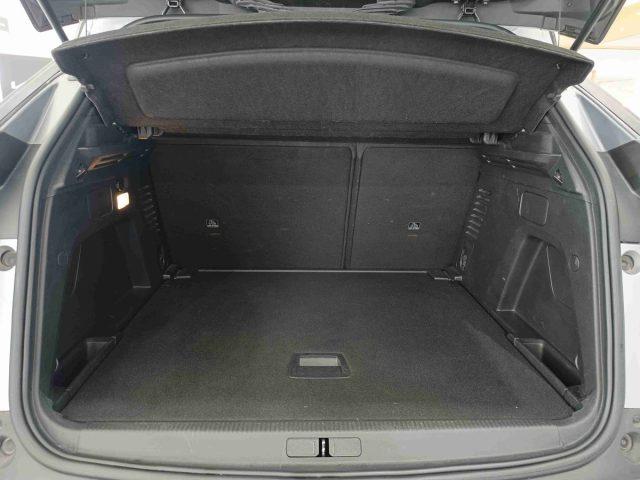 PEUGEOT 3008 BlueHDi 130 S&S Active Pack