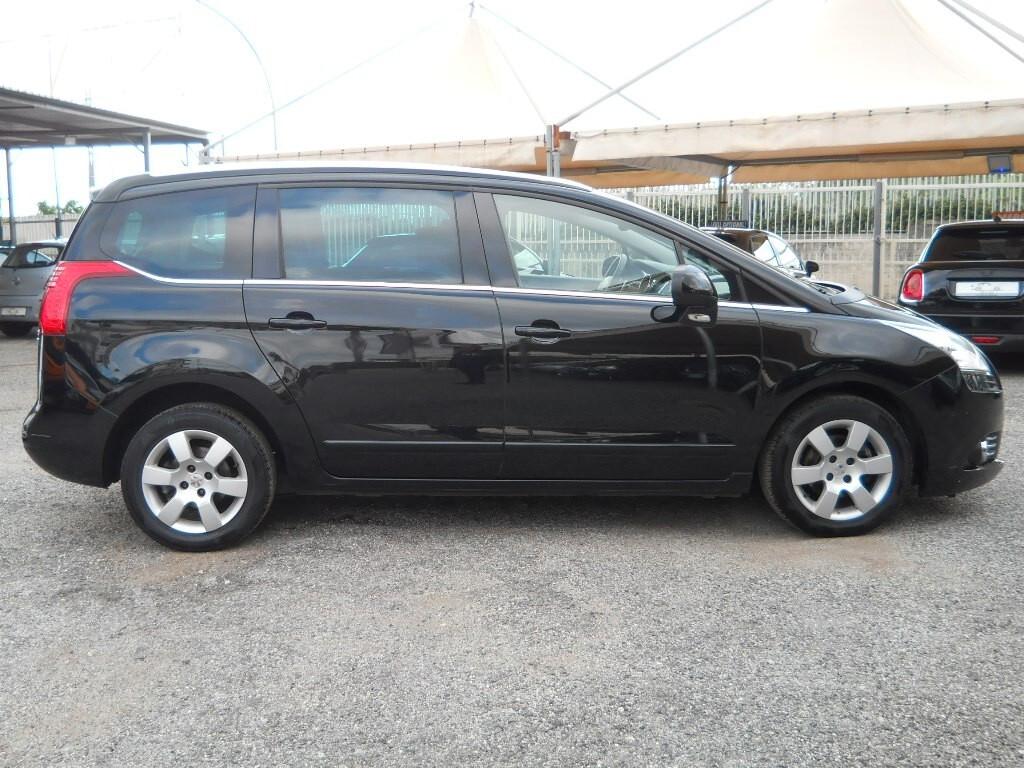 Peugeot 5008 1.6 HDi 115CV Allure